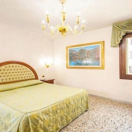 Готель Antica Casa Carettoni Венеція Екстер'єр фото