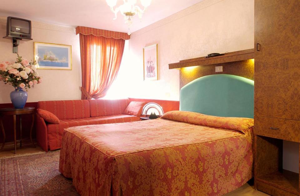 Готель Antica Casa Carettoni Венеція Номер фото